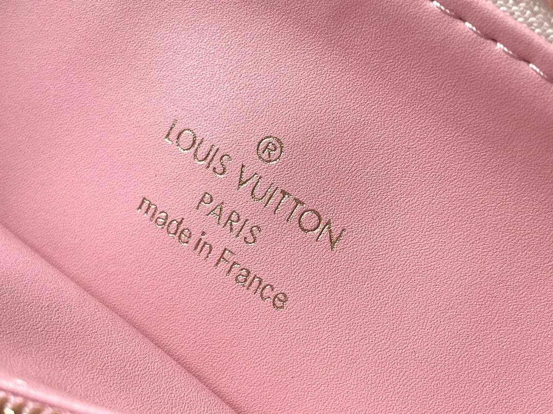 Alternative view of Louis Vuitton Coussin PM M25110