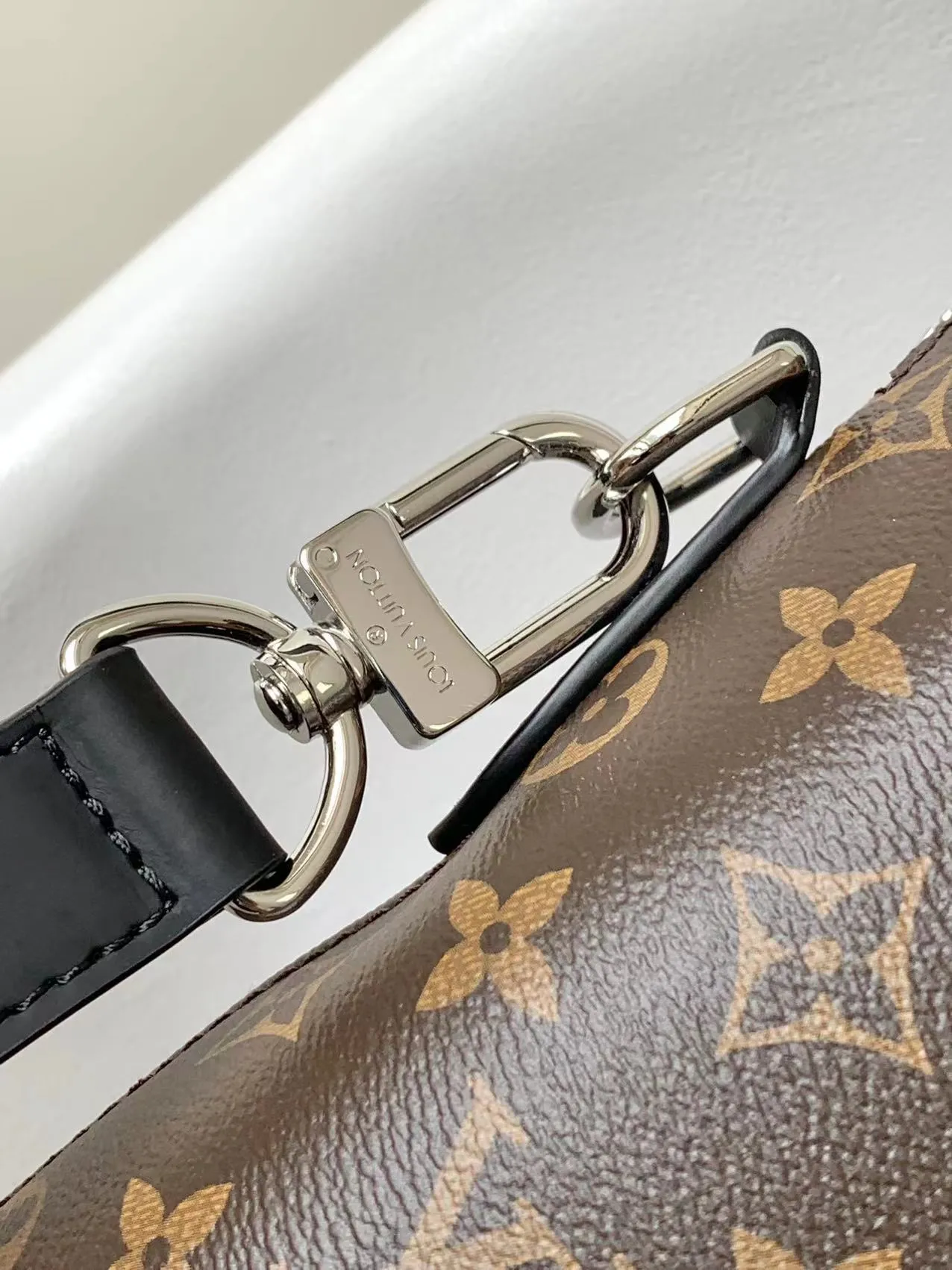 Louis Vuitton PORTE-DOCUMENTS JOUR M54019 - 图片 9
