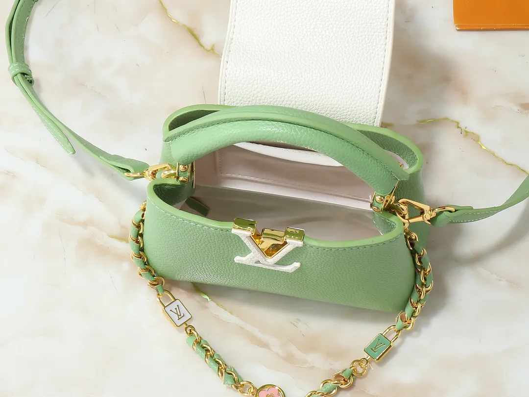 Louis Vuitton Capucines BB M24471 - Image 8