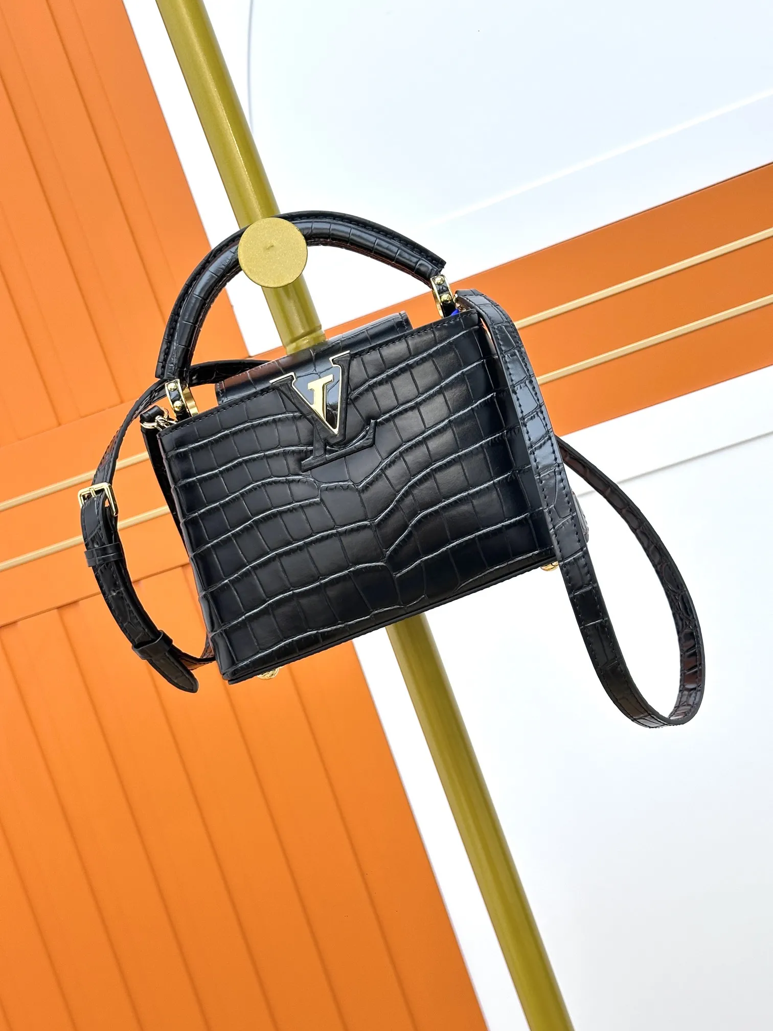 Louis Vuitton Capucines Mini N93429 - Image 9