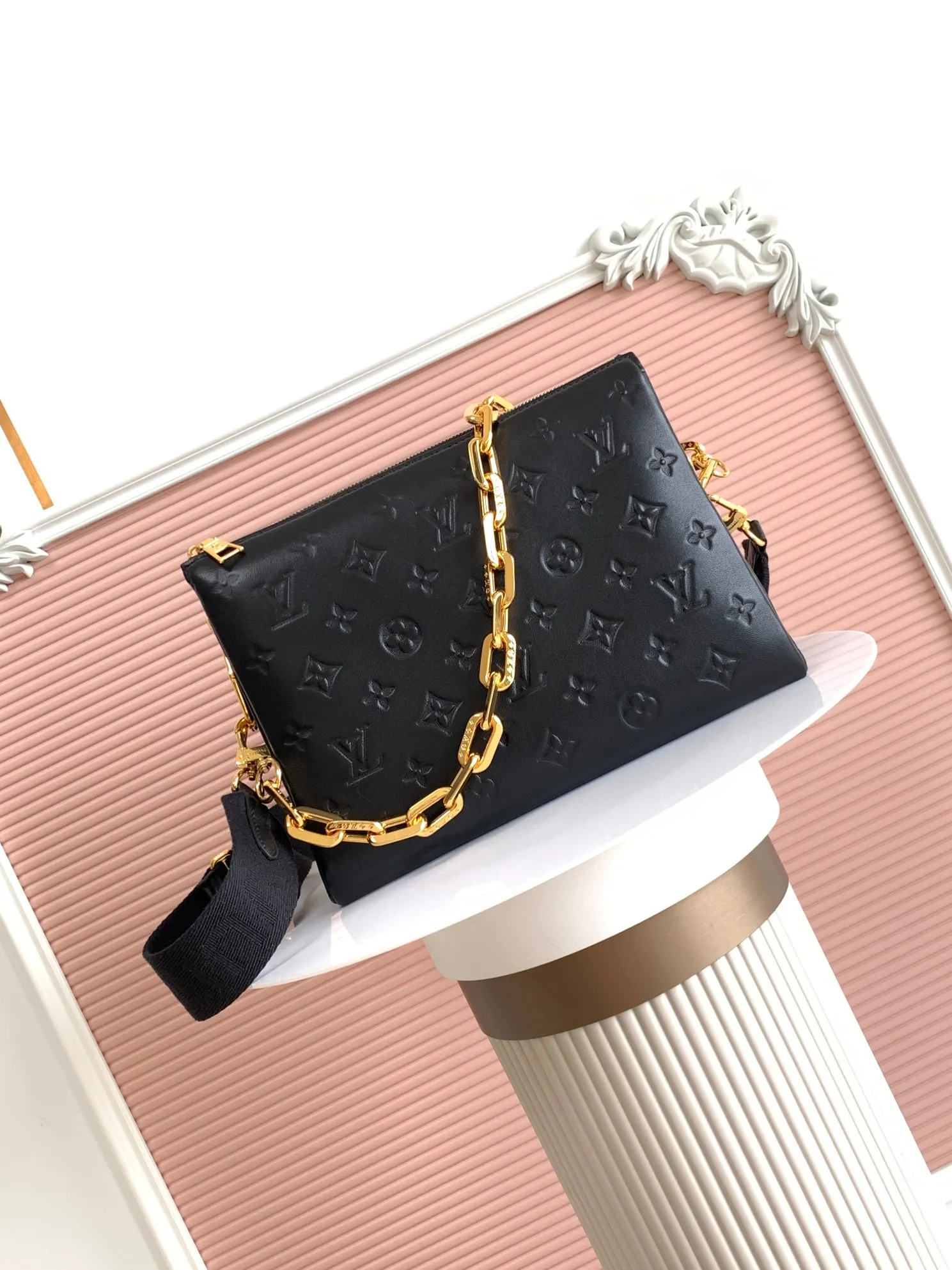 Alternative view of Louis Vuitton Coussin PM M21260