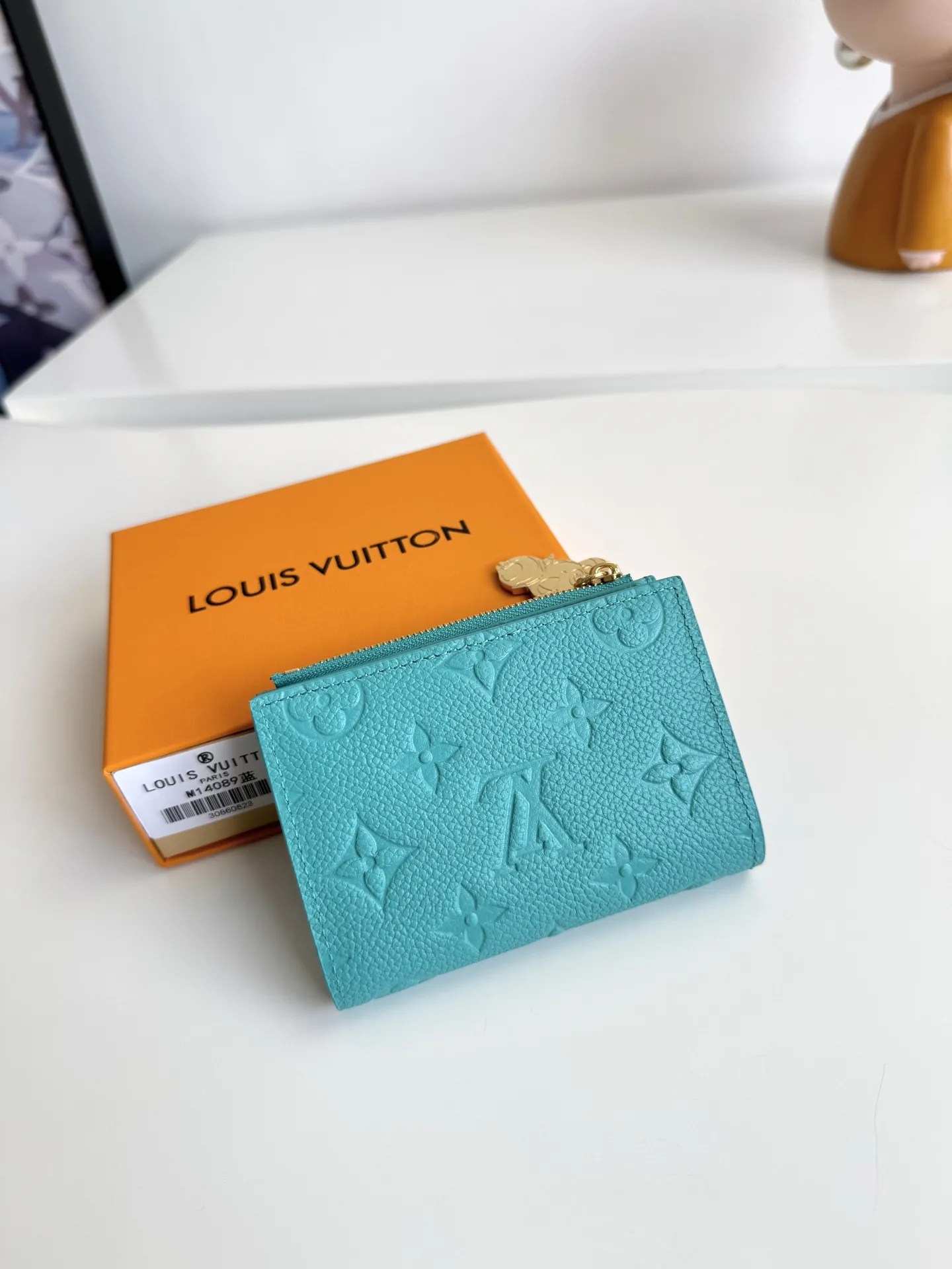 Alternative view of Louis Vuitton LV x TM Lisa Wallet M14089