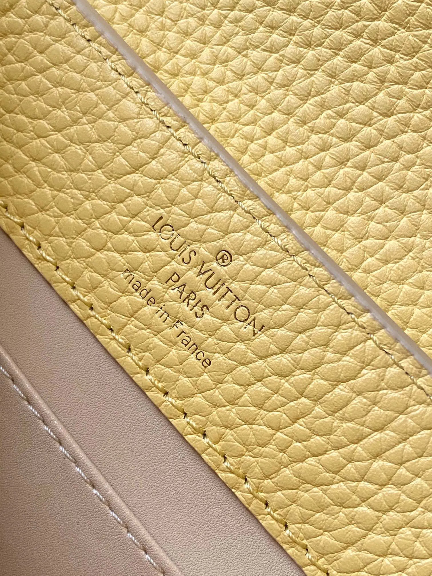 Alternative view of Louis Vuitton Capucines Mini M24563