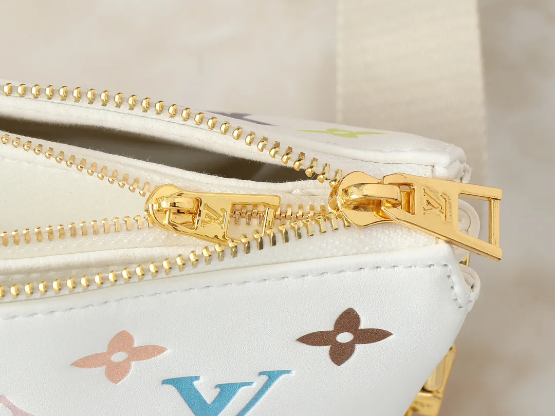 Alternative view of Louis Vuitton Coussin PM M21209