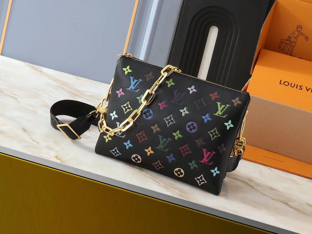 Alternative view of Louis Vuitton Coussin PM M21353