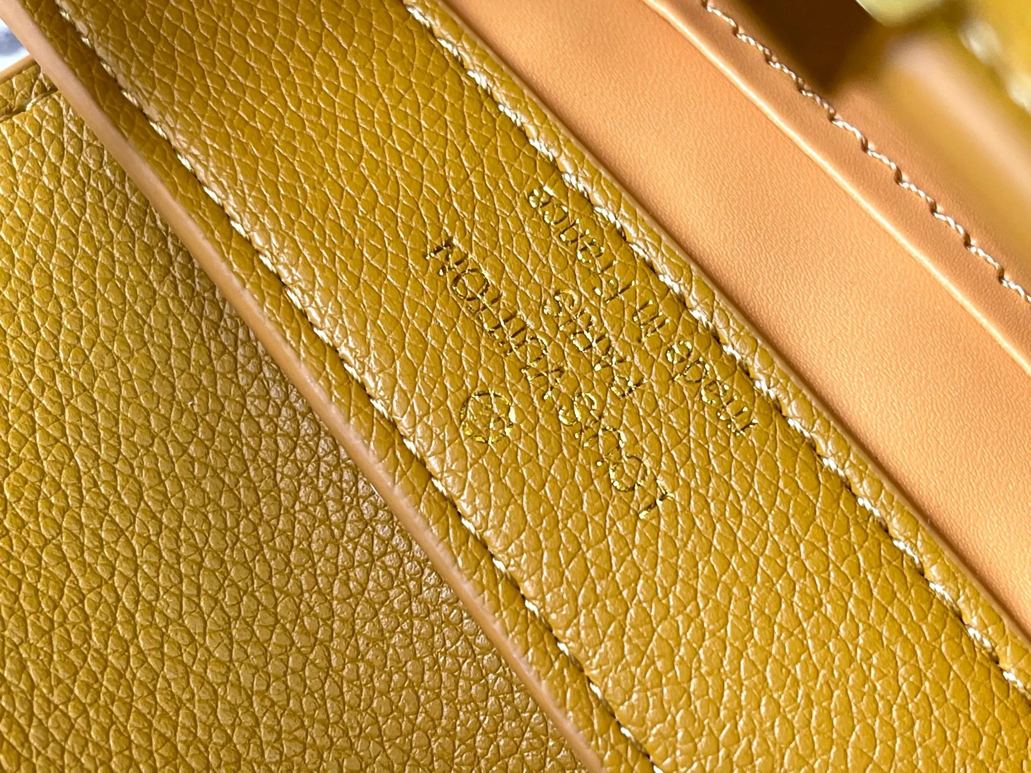 Louis Vuitton Capucines Mini M21168 - Image 2