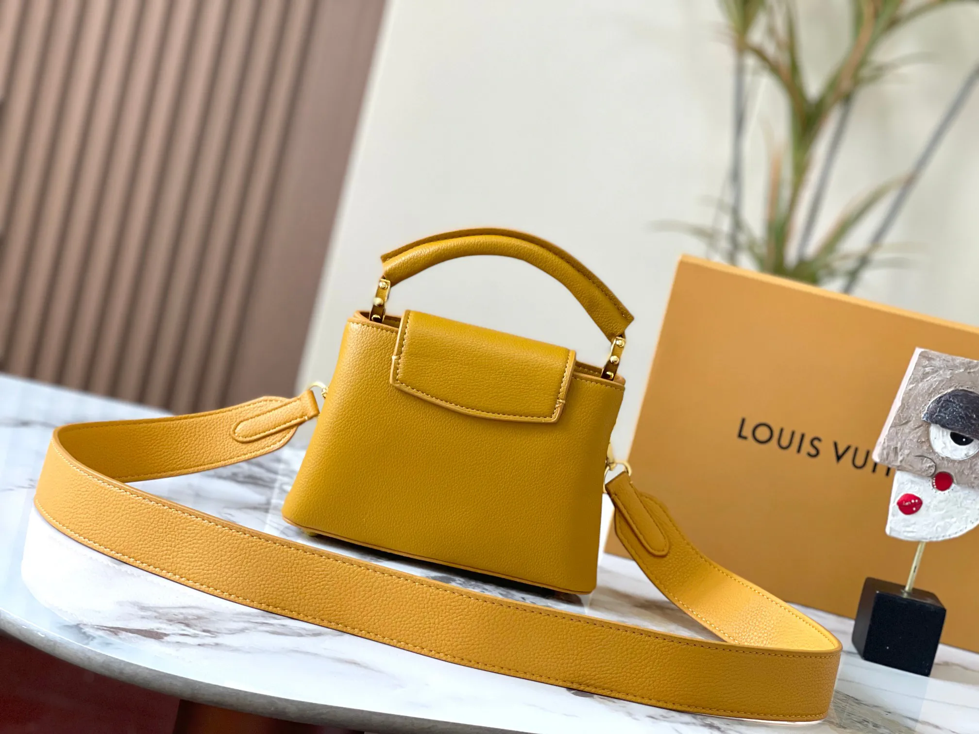 Louis Vuitton Capucines Mini M21168 - Image 5