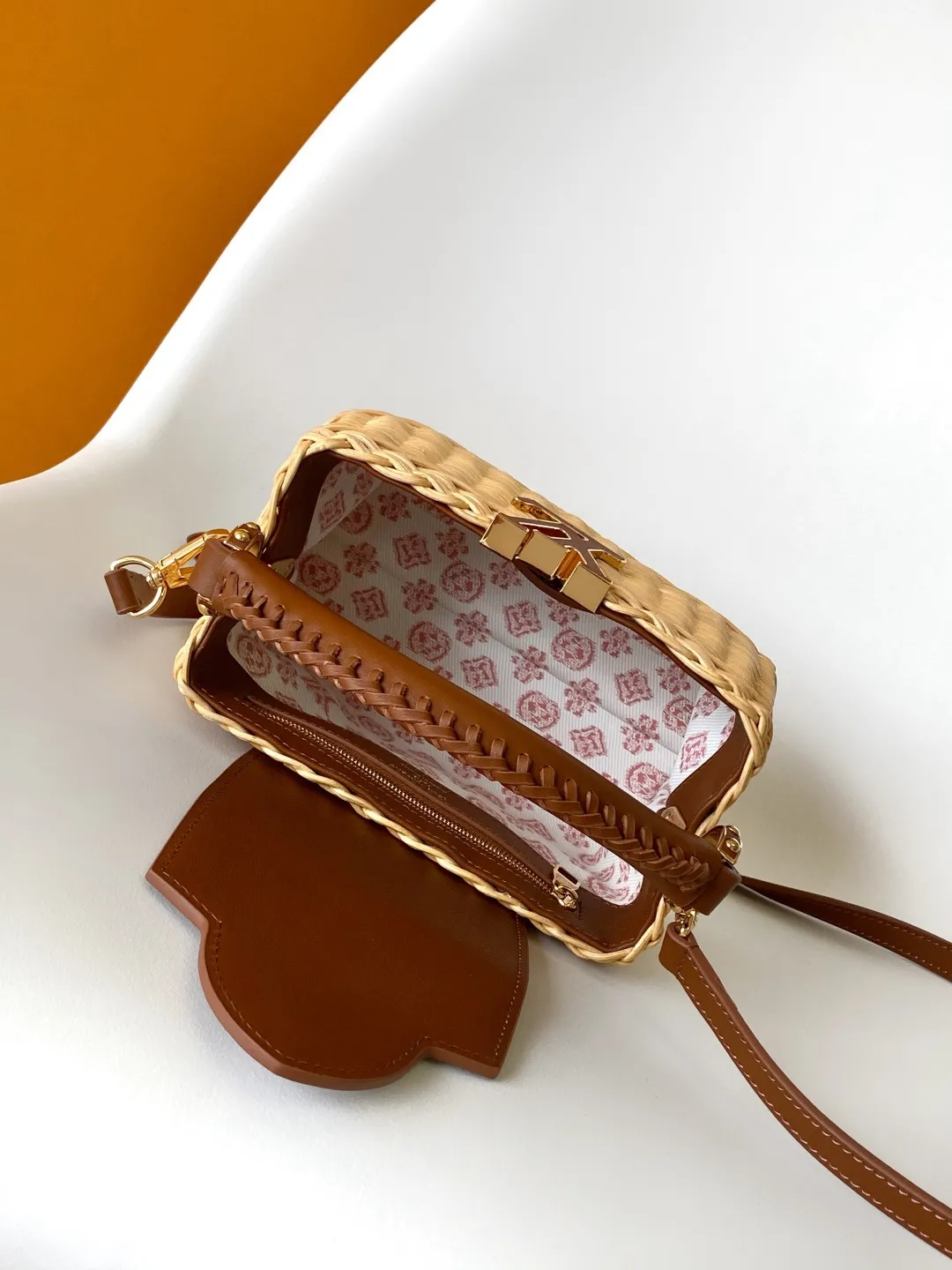 Louis Vuitton Capucines Mini M14365 - Image 10