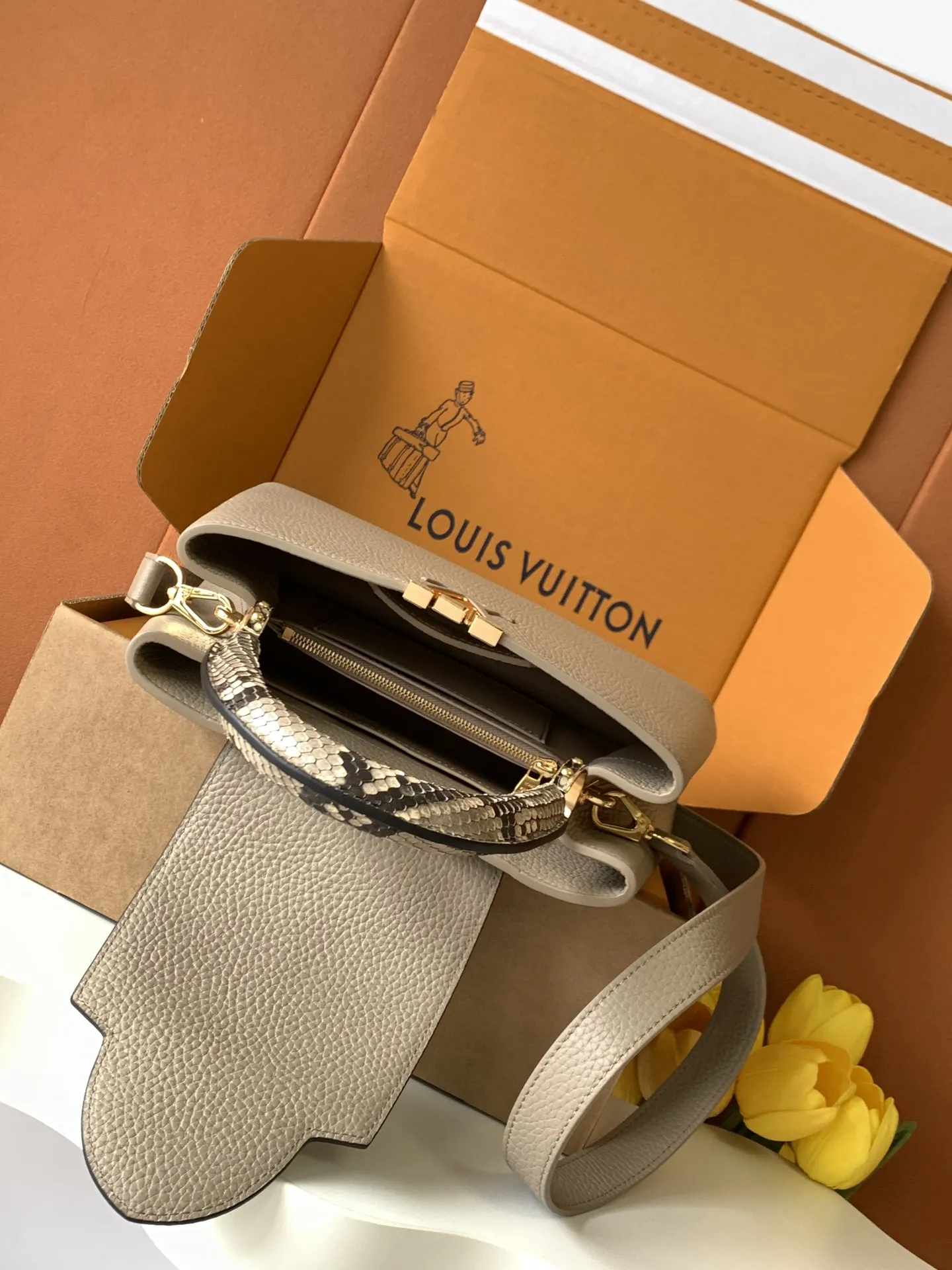 Louis Vuitton Capucines Mini N85517 - Image 7