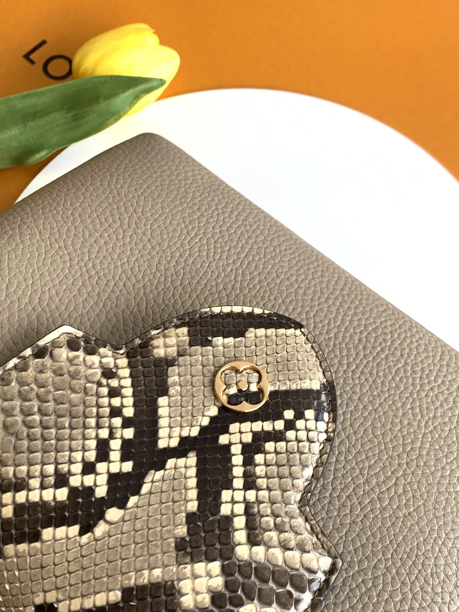 Louis Vuitton Capucines Mini N85517 - Image 9