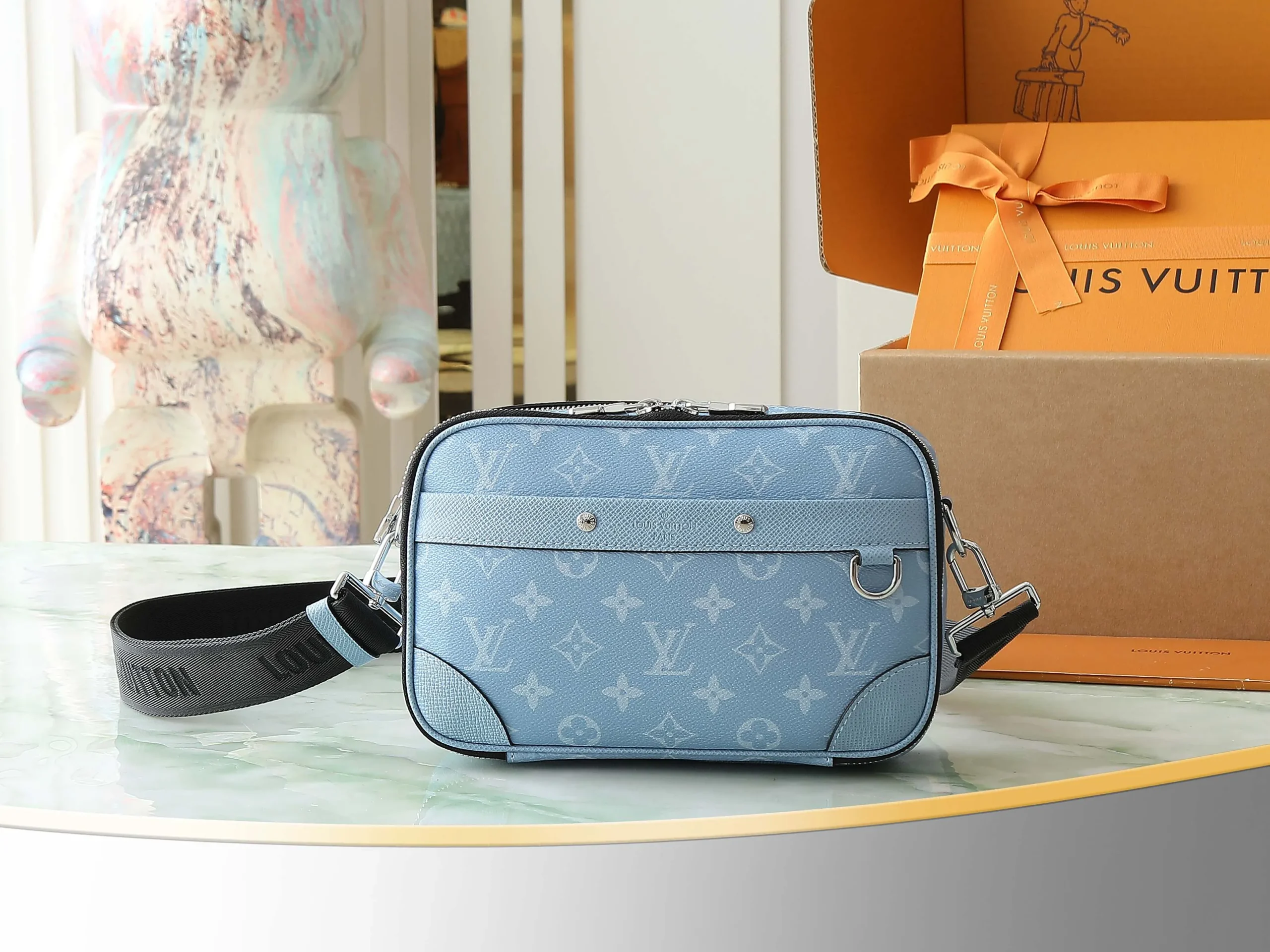 Louis Vuitton Alpha Messenger M14073 - Image 3