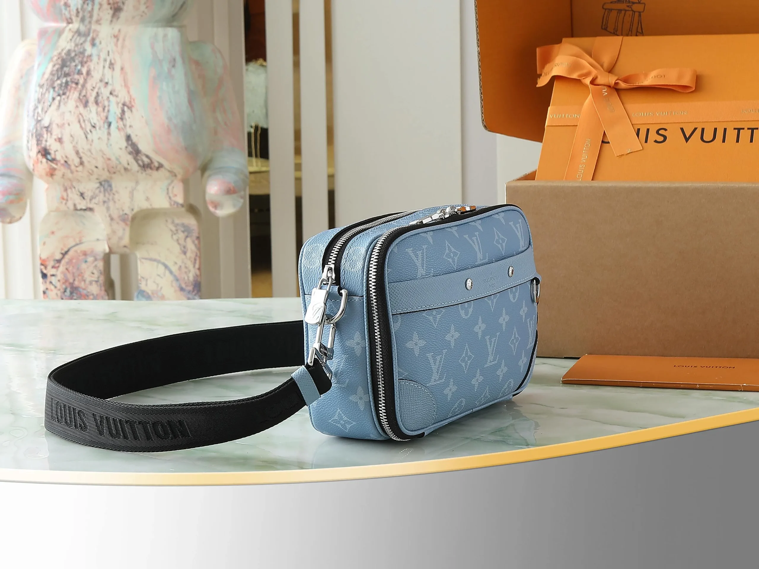 Louis Vuitton Alpha Messenger M14073 - Image 4