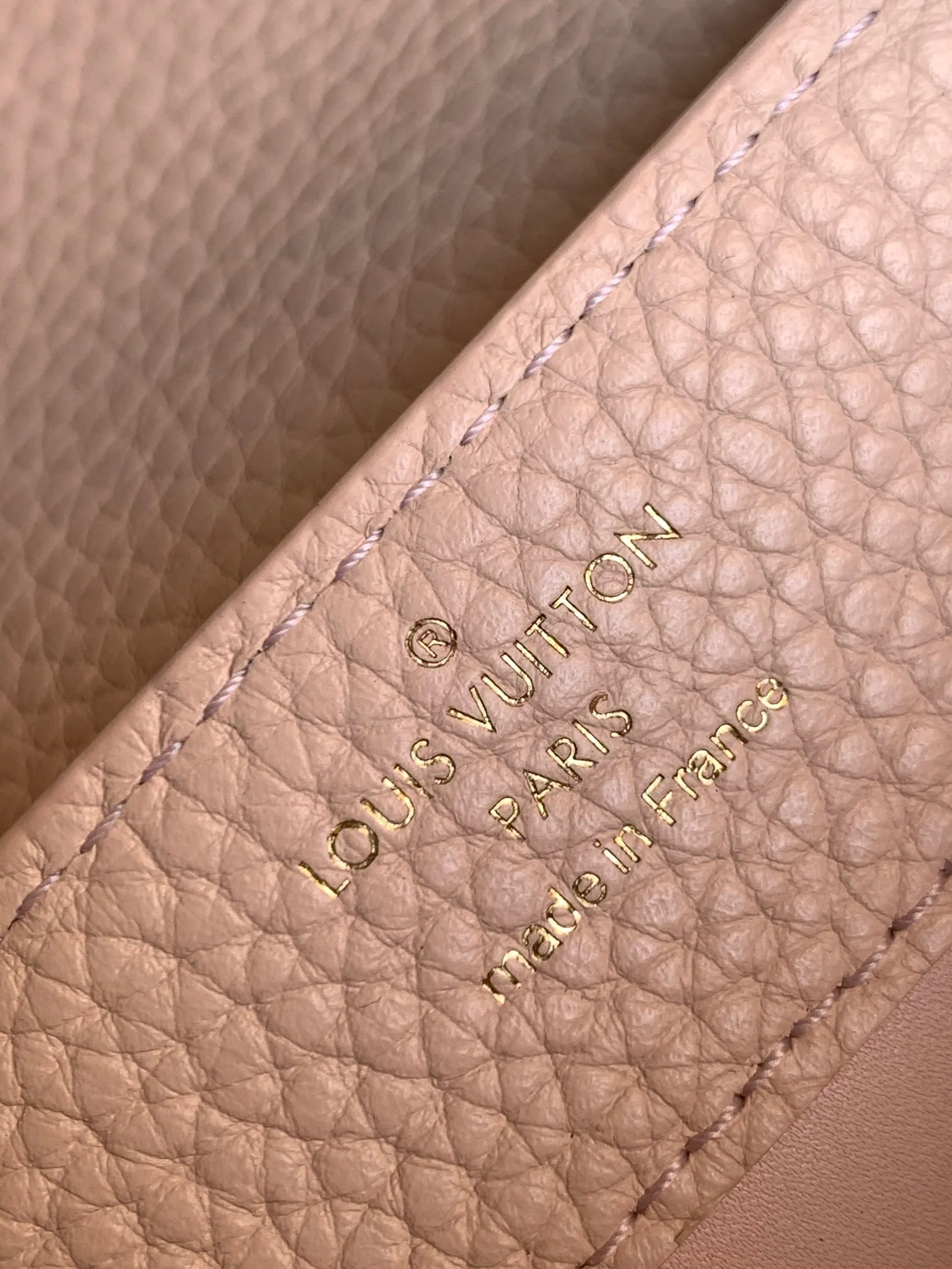 Alternative view of Louis Vuitton Capucines Mini M59253