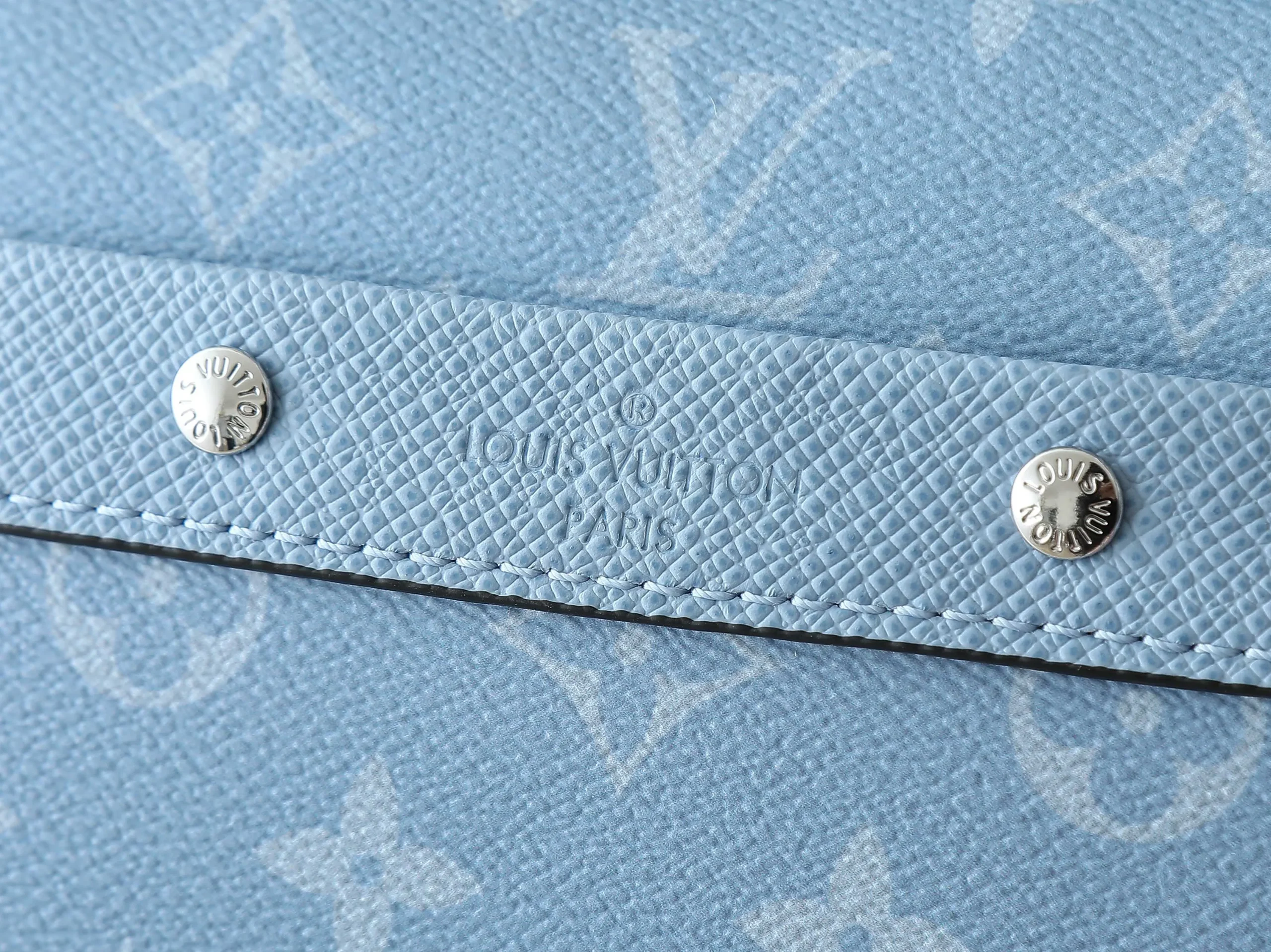 Louis Vuitton Alpha Messenger M14073 - Image 7