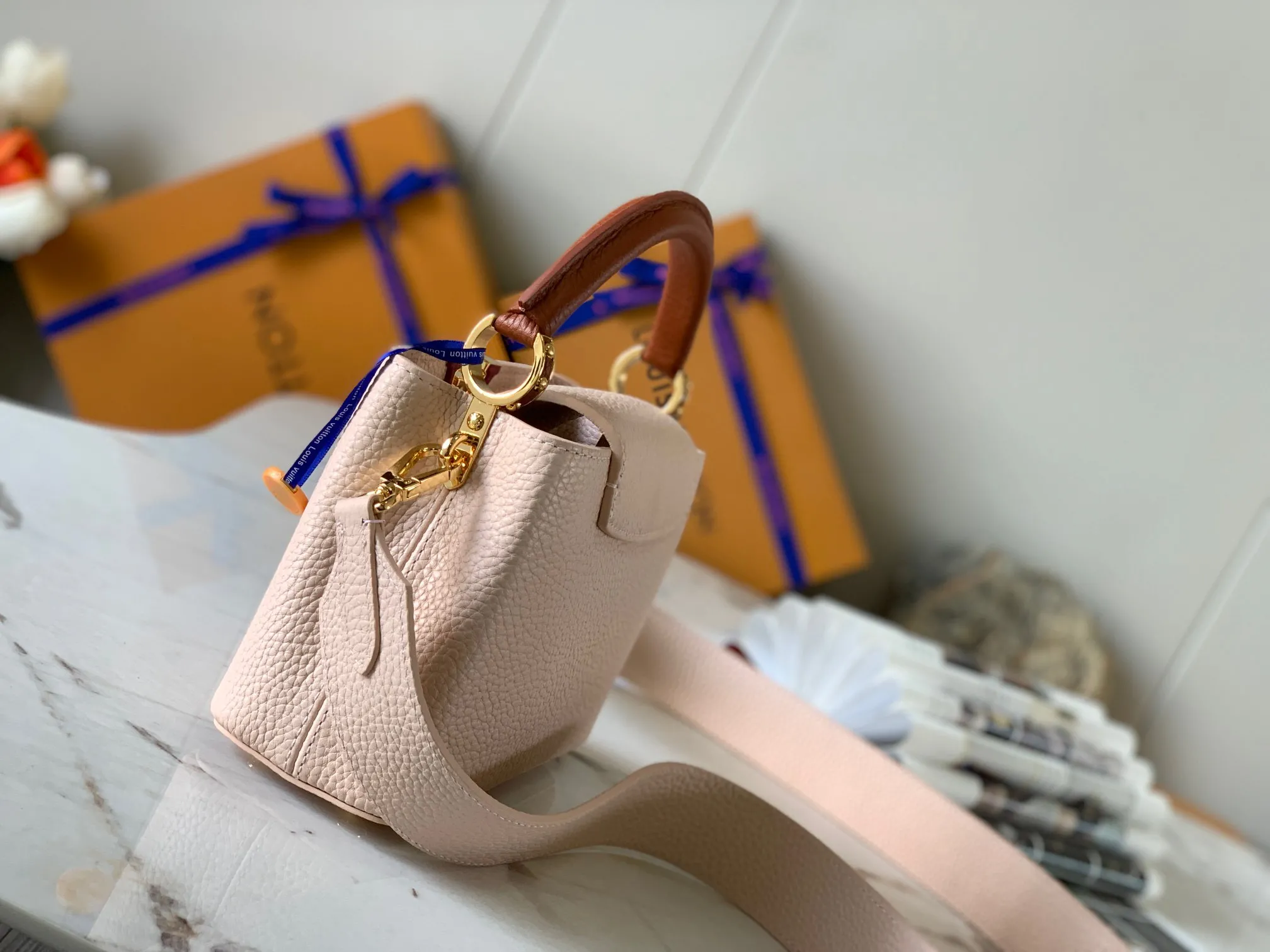 Louis Vuitton Capucines Mini M59253 - Image 4
