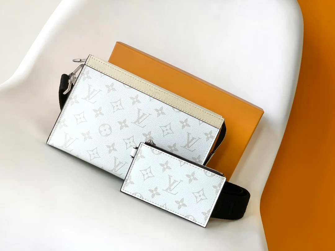 Alternative view of Louis Vuitton Gaston Wearable Wallet M30935