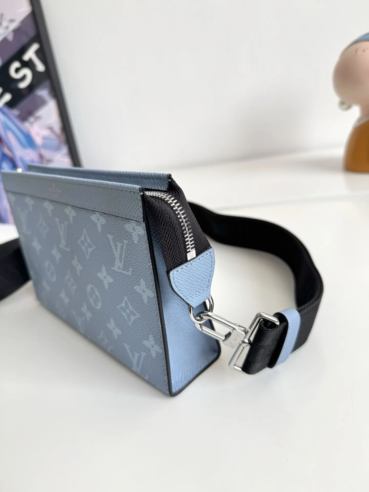 Louis Vuitton Gaston Wearable Wallet M14114 - Image 4