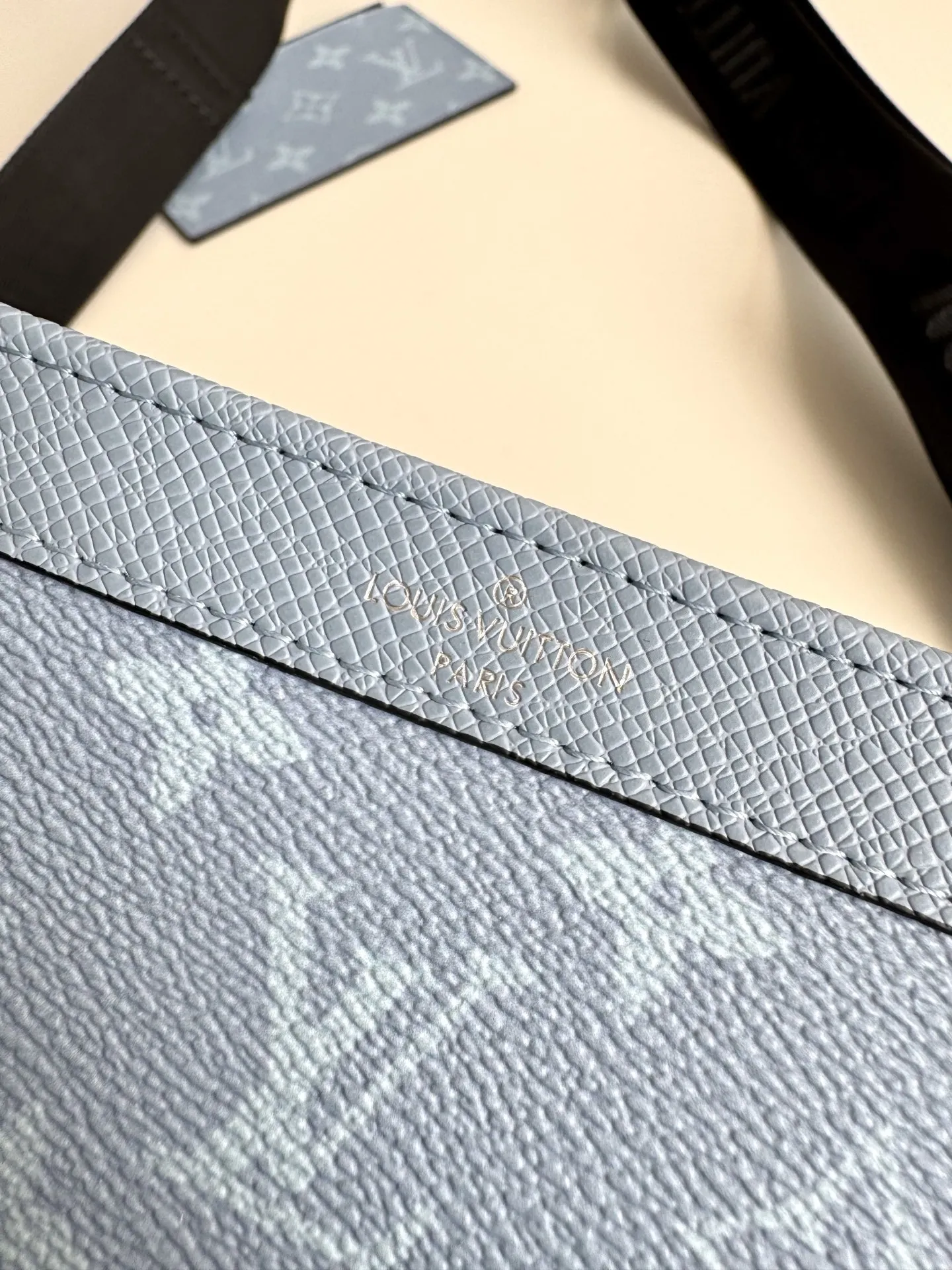 Louis Vuitton Gaston Wearable Wallet M14114 - Image 7