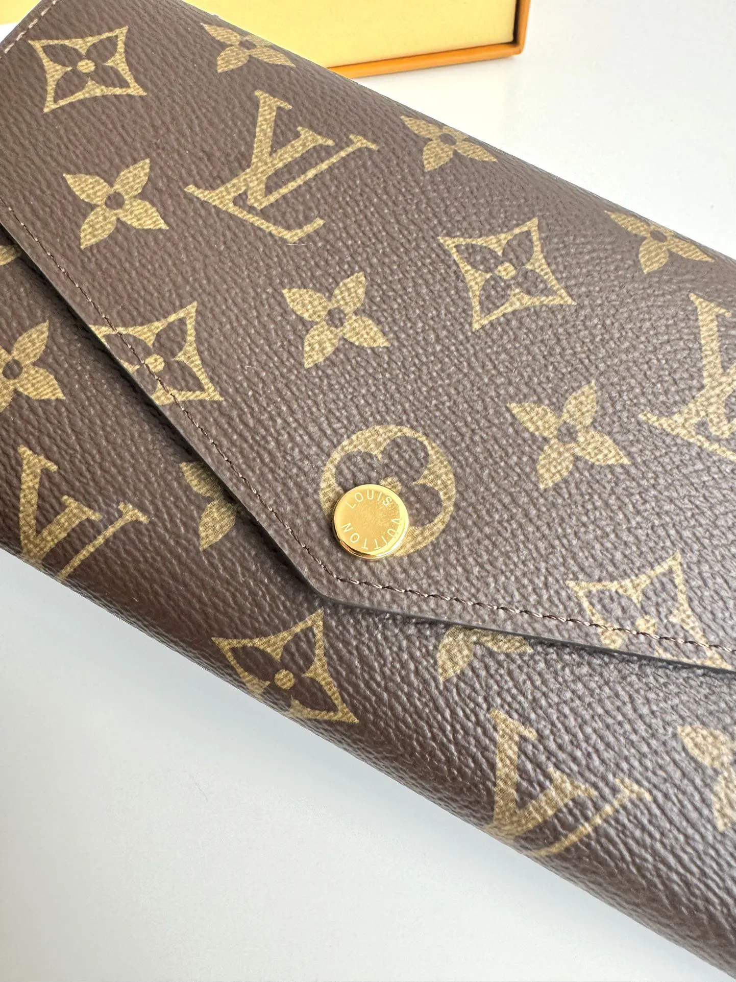 Louis Vuitton Sarah Wallet M62234 - Image 6
