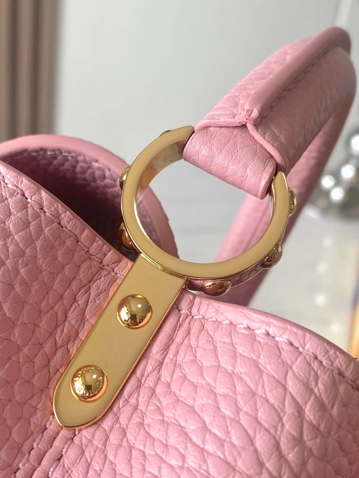 Alternative view of Louis Vuitton Capucines Mini M24544