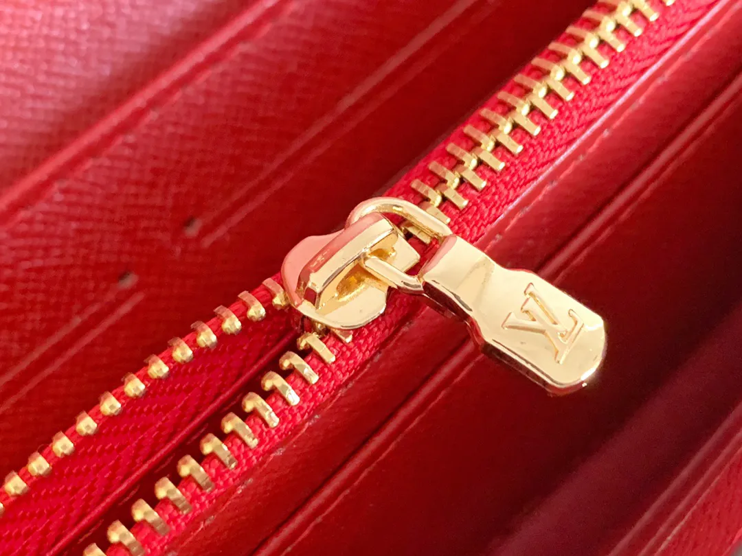 Alternative view of Louis Vuitton Sarah Wallet M60531