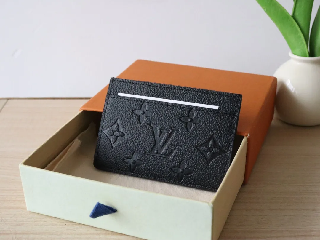 Louis Vuitton Card Holder M69171 - Image 5