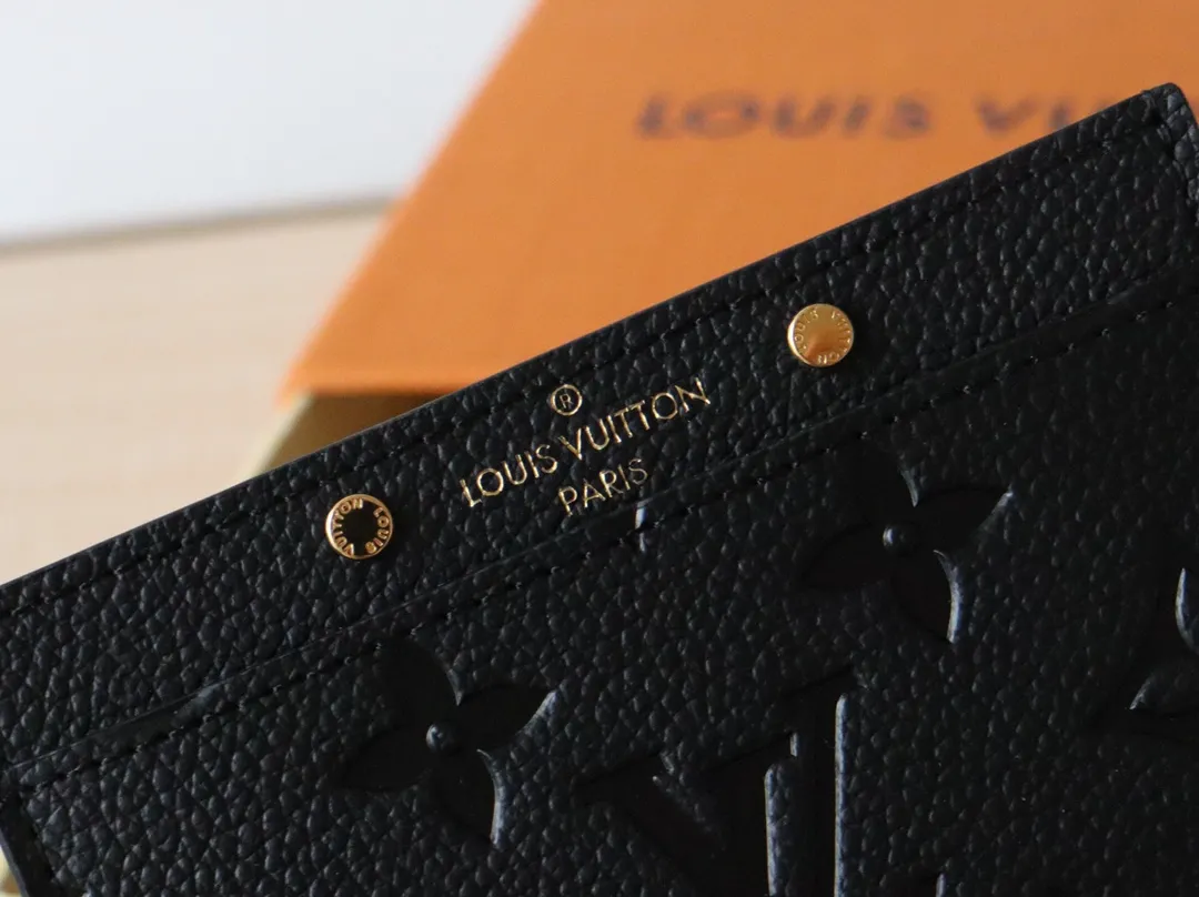 Louis Vuitton Card Holder M69171 - Image 7