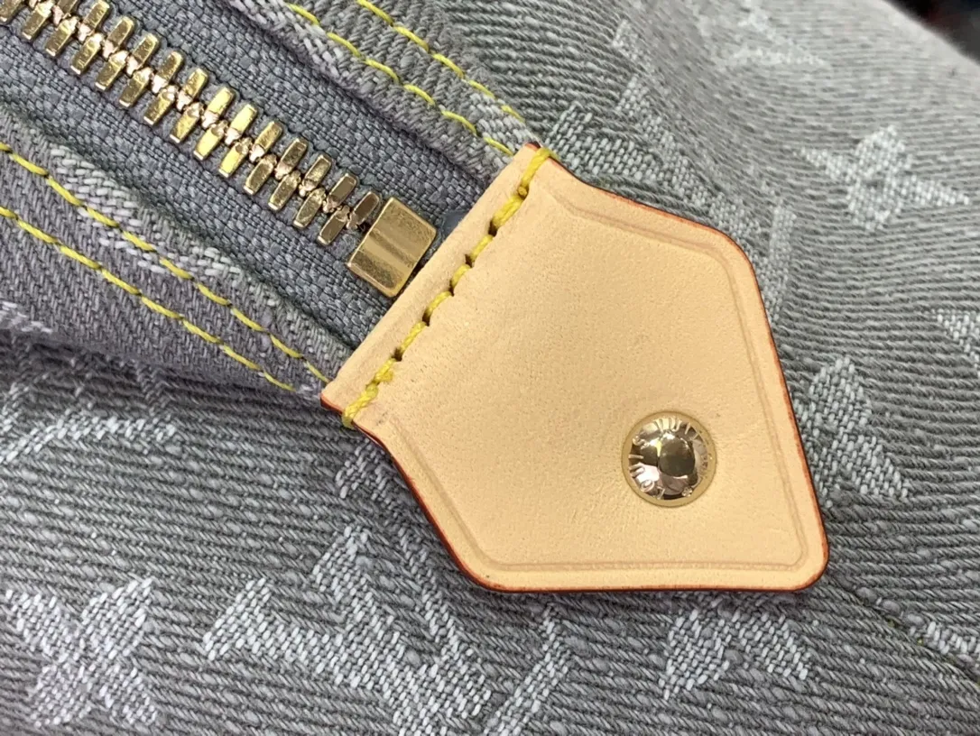 Louis Vuitton Cosmetic Pouch GM M13750 - 图片 8