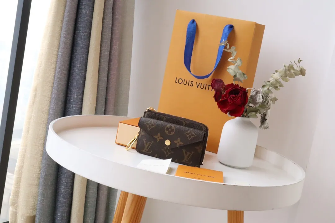 Louis Vuitton Card Holder Recto Verso M69431 - 图片 3