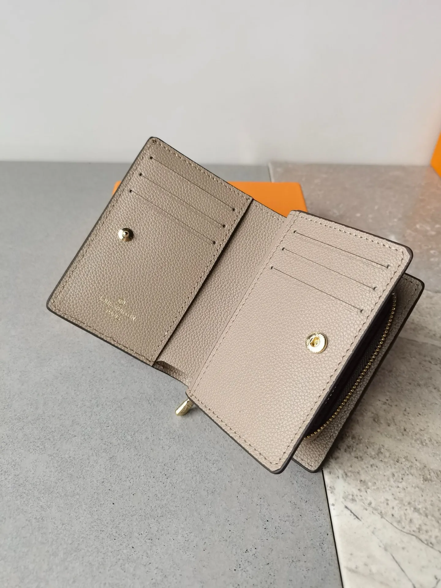Alternative view of Louis Vuitton Cléa Wallet M80152