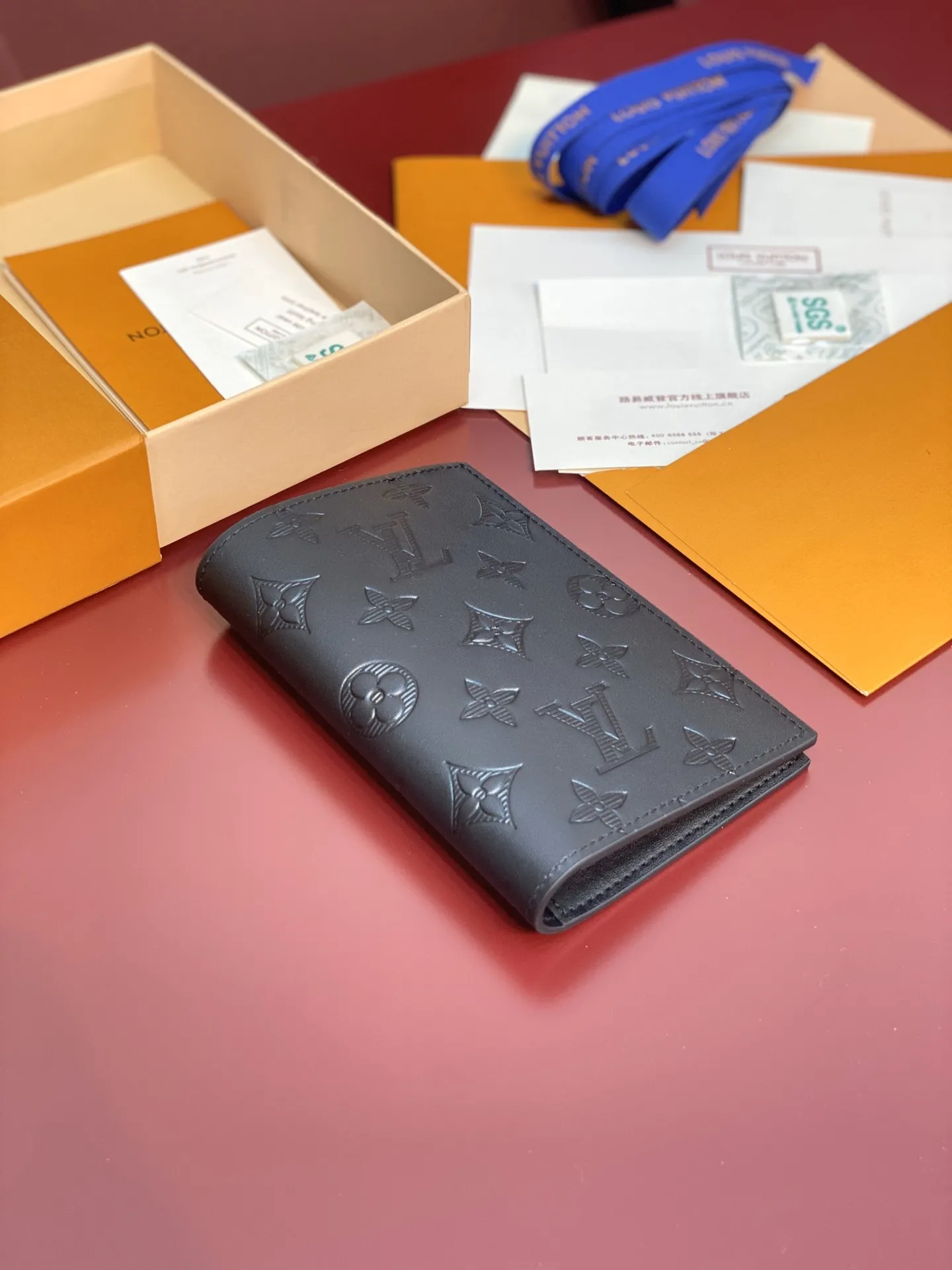 Louis Vuitton Passport Cover M13187 - 图片 5