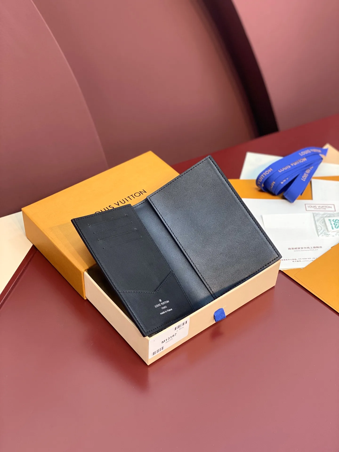 Louis Vuitton Passport Cover M13187 - 图片 6