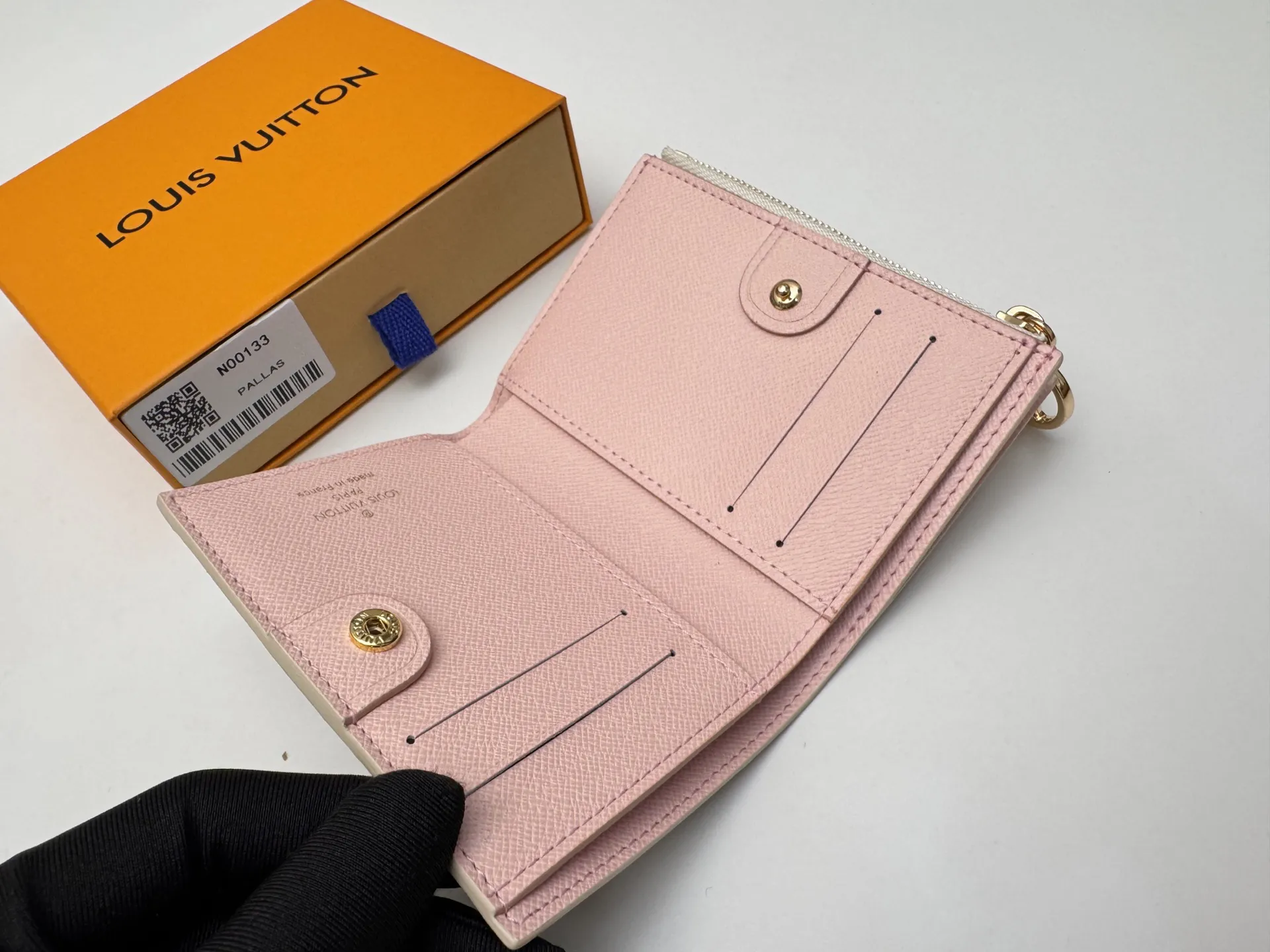 Louis Vuitton Lisa Wallet N00133 - Image 8