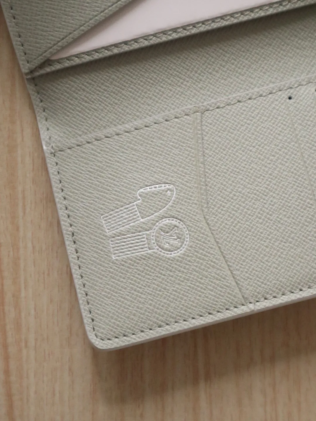 Louis Vuitton Pocket Organizer M13910 - Image 9