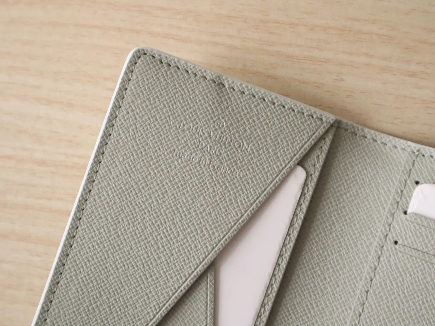 Louis Vuitton Pocket Organizer M13910 - Image 10
