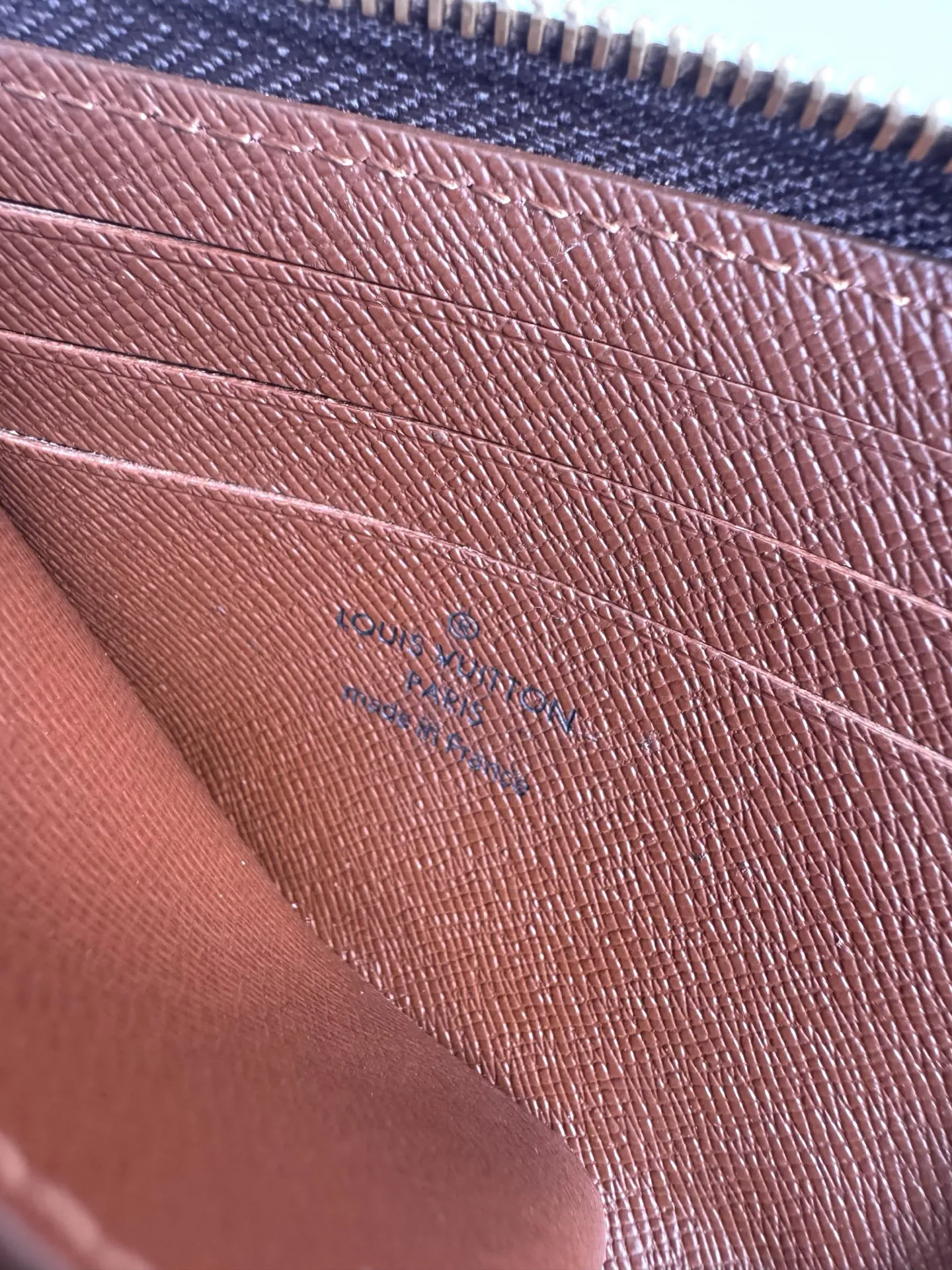 Alternative view of Louis Vuitton Noa Compact Wallet M83676
