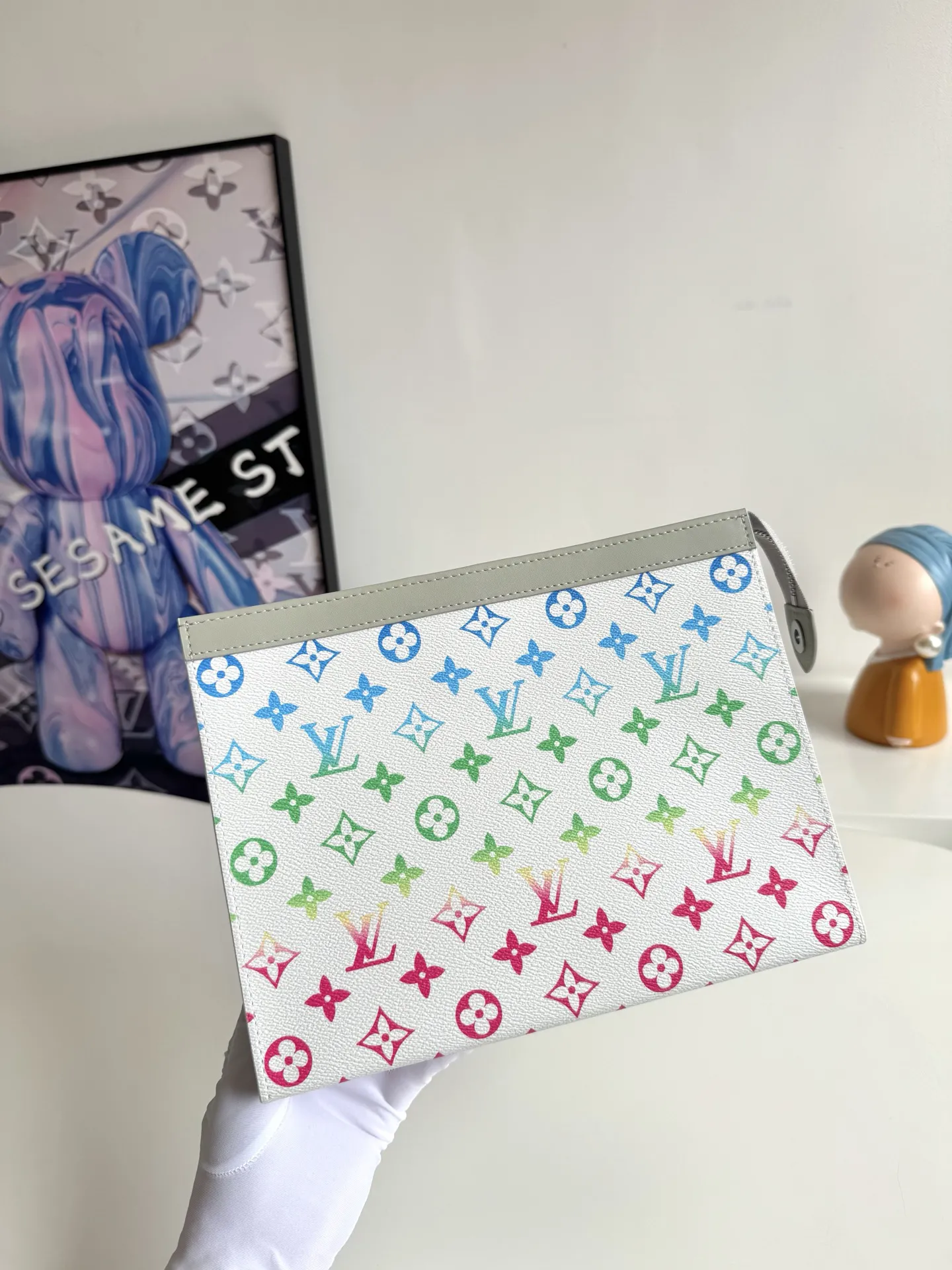 Louis Vuitton Bolsa Pochette Voyage M13907 - Image 8