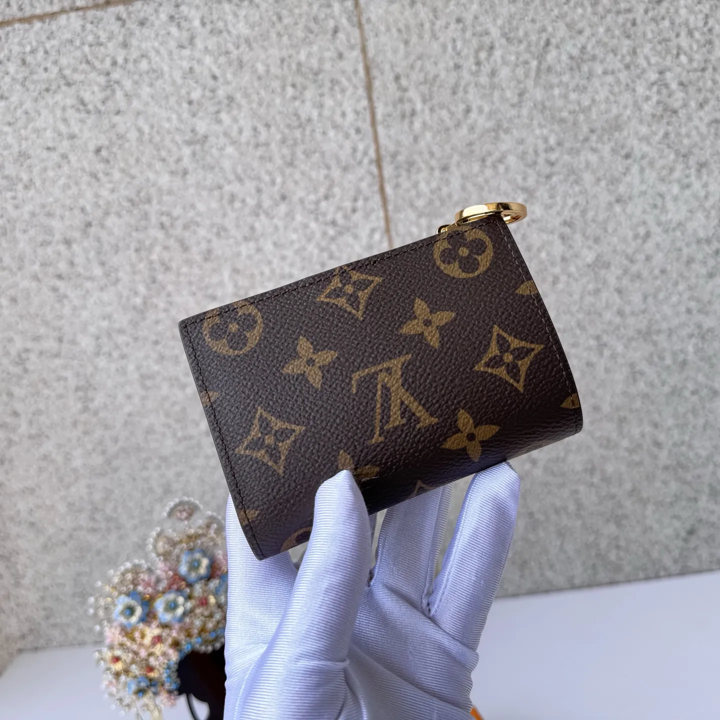 Alternative view of Louis Vuitton Lisa Wallet M25693