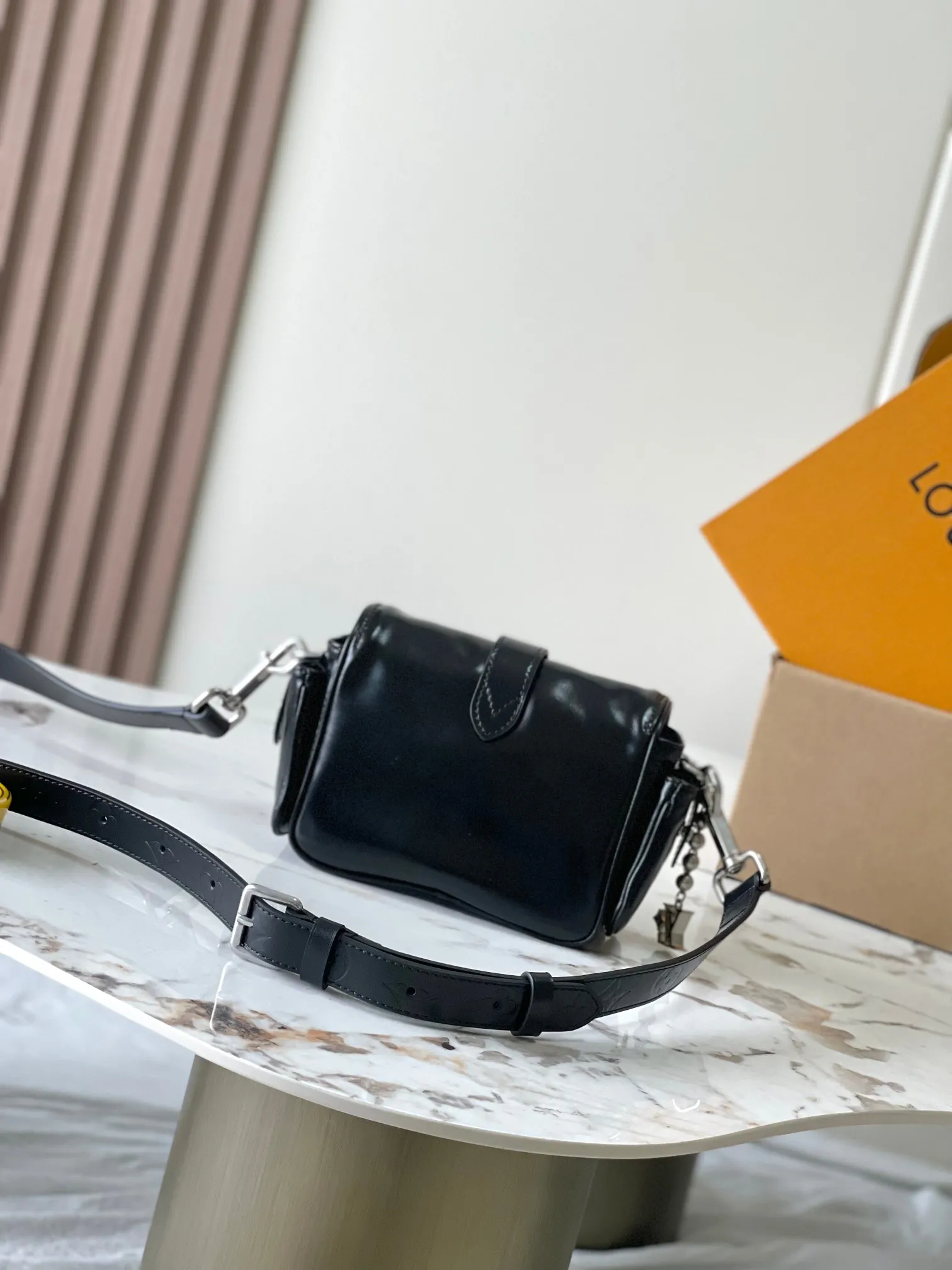 Louis Vuitton Cargo Wearable Wallet M13989 - 图片 5