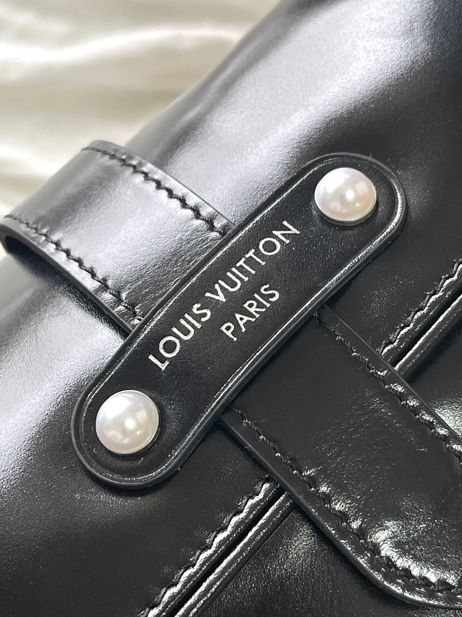 Louis Vuitton Cargo Wearable Wallet M13989 - 图片 9
