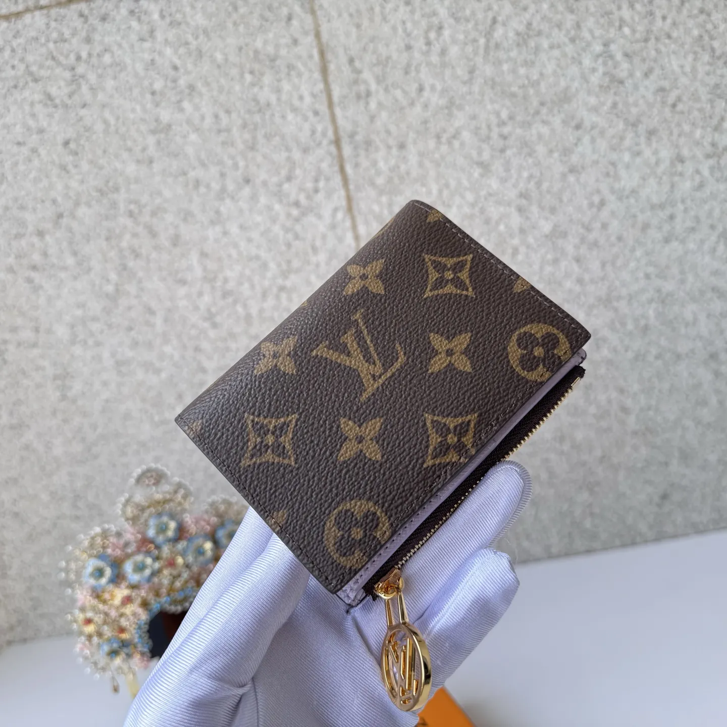 Alternative view of Louis Vuitton Lisa Wallet M25691