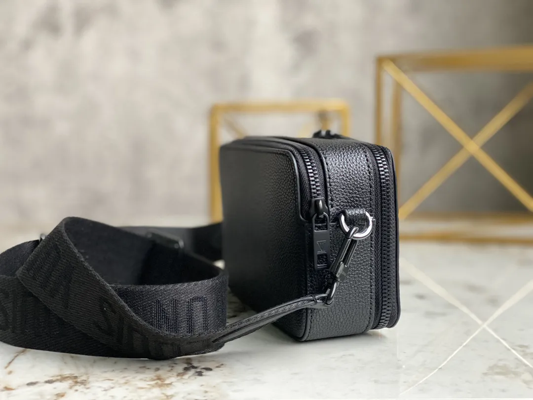 Louis Vuitton Alpha Wearable Wallet M59161 - Image 5
