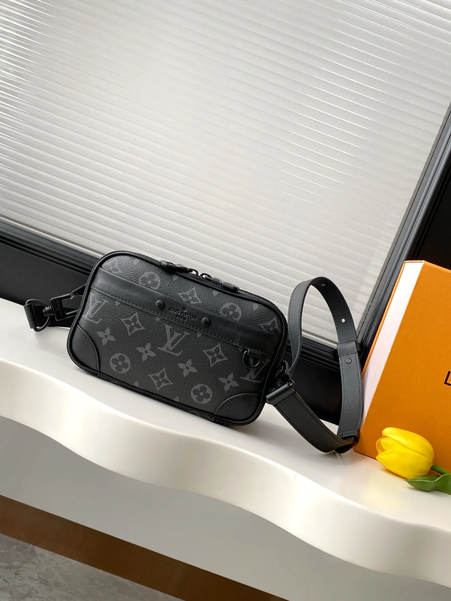Louis Vuitton Alpha Wearable Wallet M82542 - 图片 3