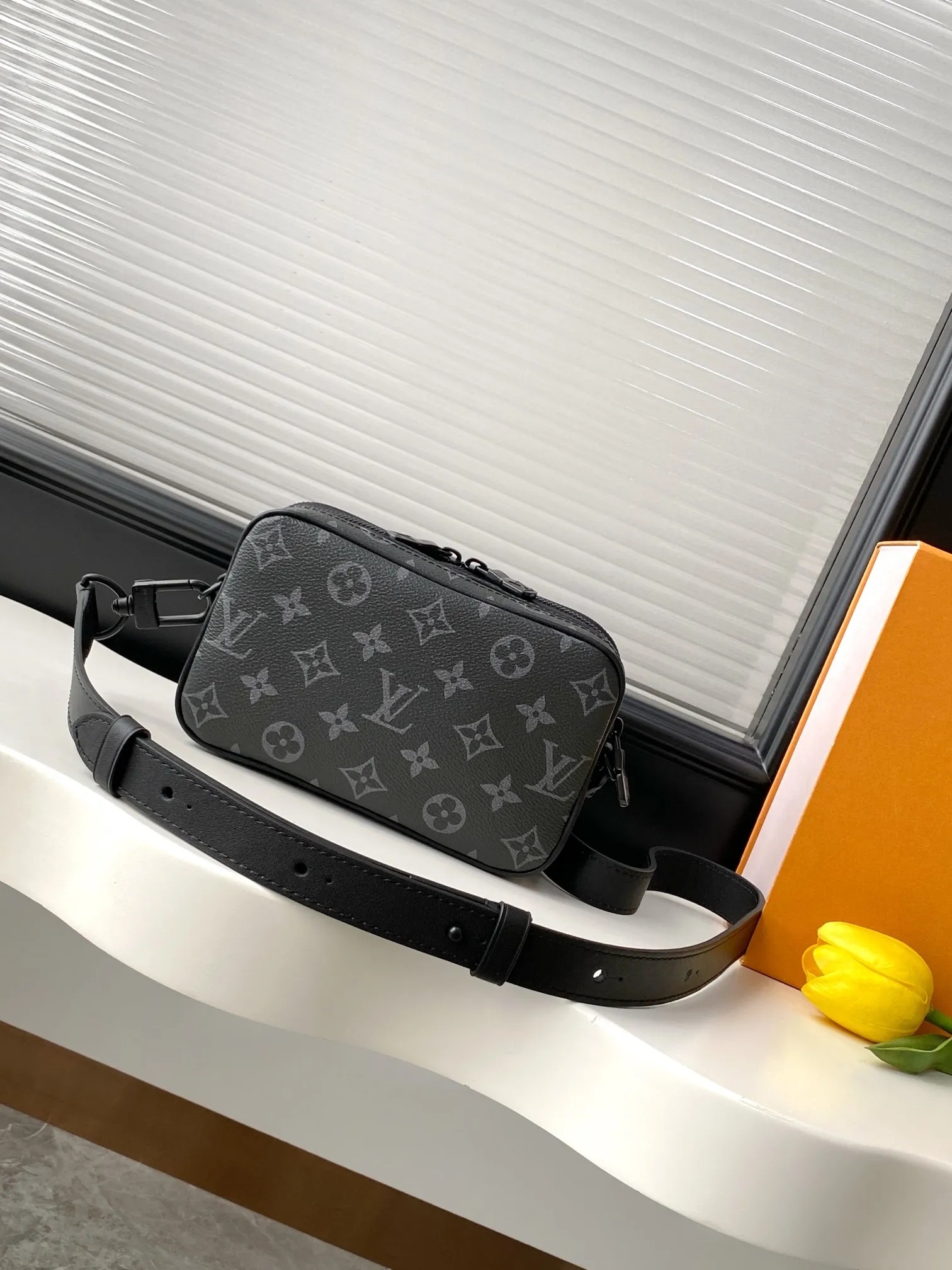Louis Vuitton Alpha Wearable Wallet M82542 - 图片 5