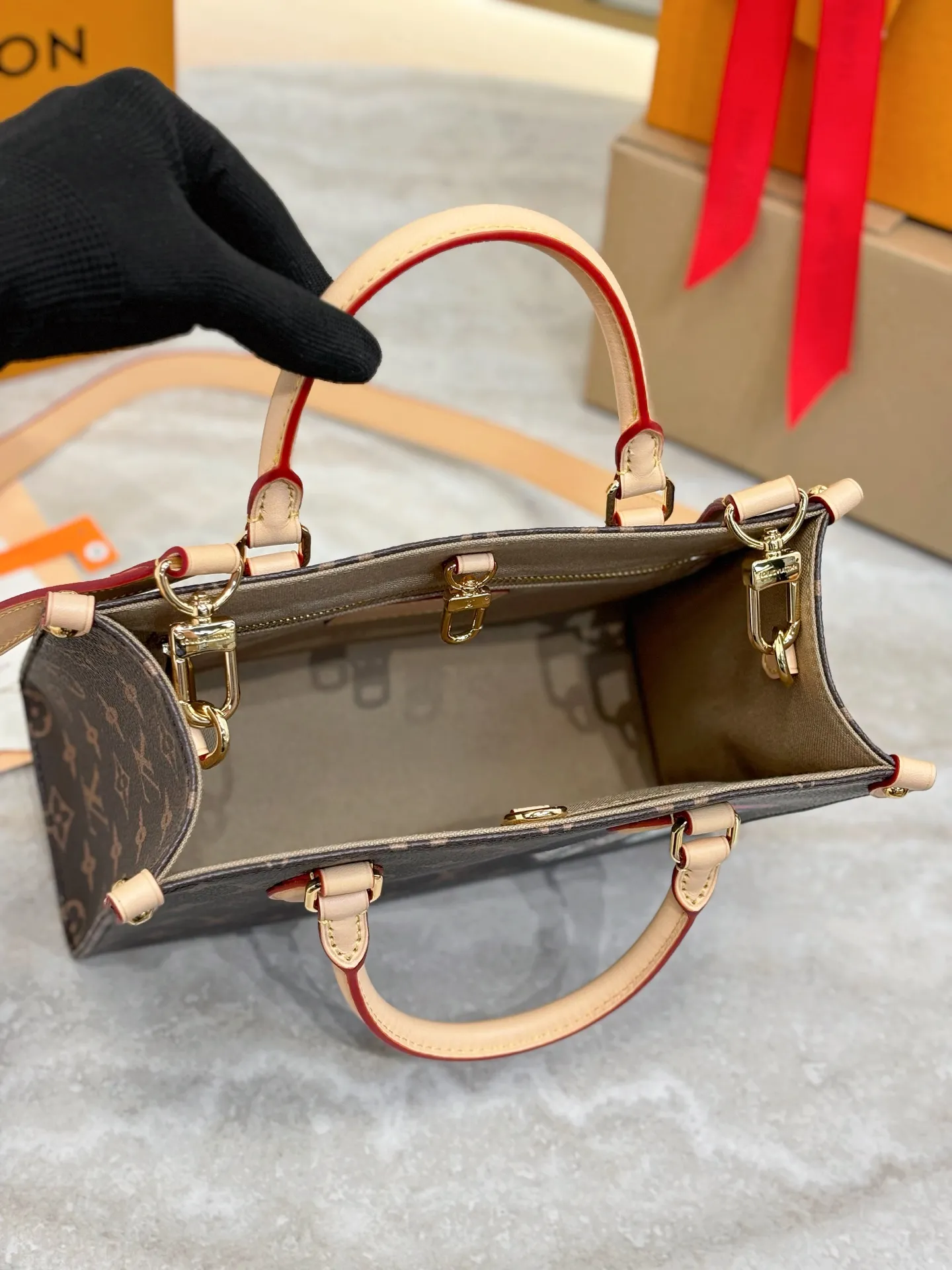 Louis Vuitton OnTheGo PM Mon Monogram P01900 - Image 7