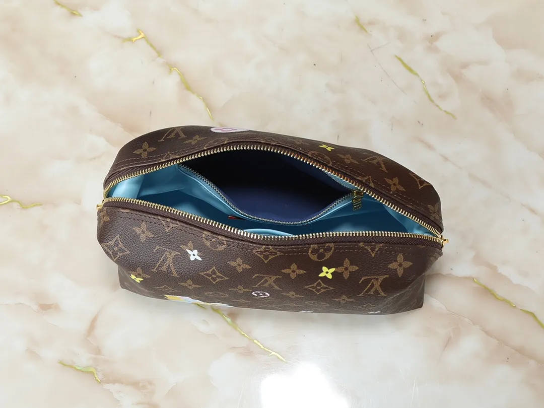 Alternative view of Louis Vuitton Cosmetic Pouch GM M14891