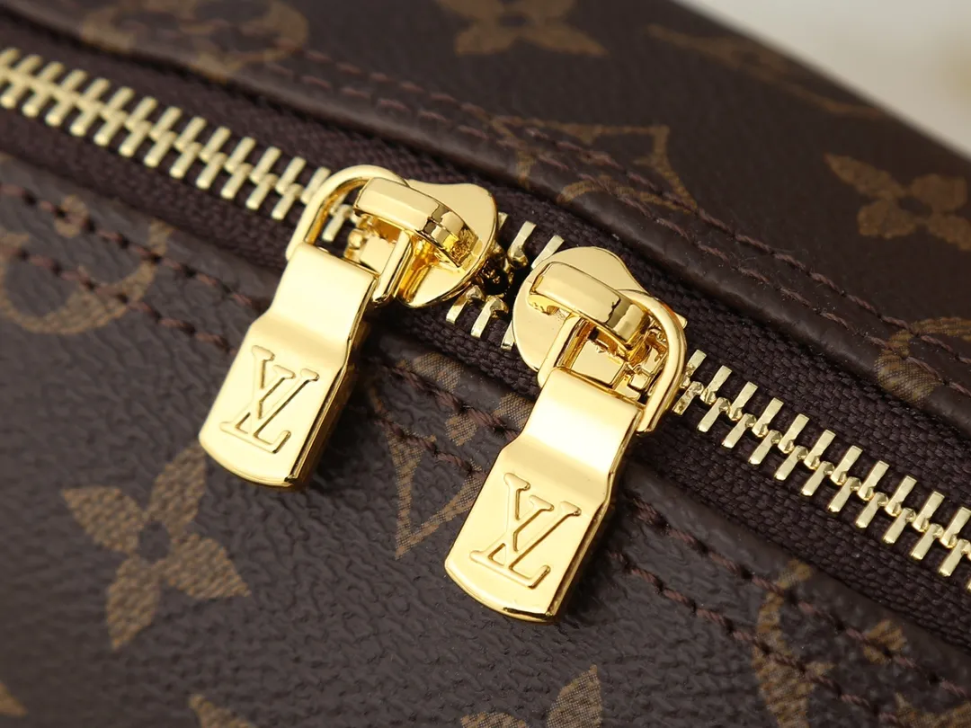 Louis Vuitton Cosmetic Pouch GM M14891 - Image 7