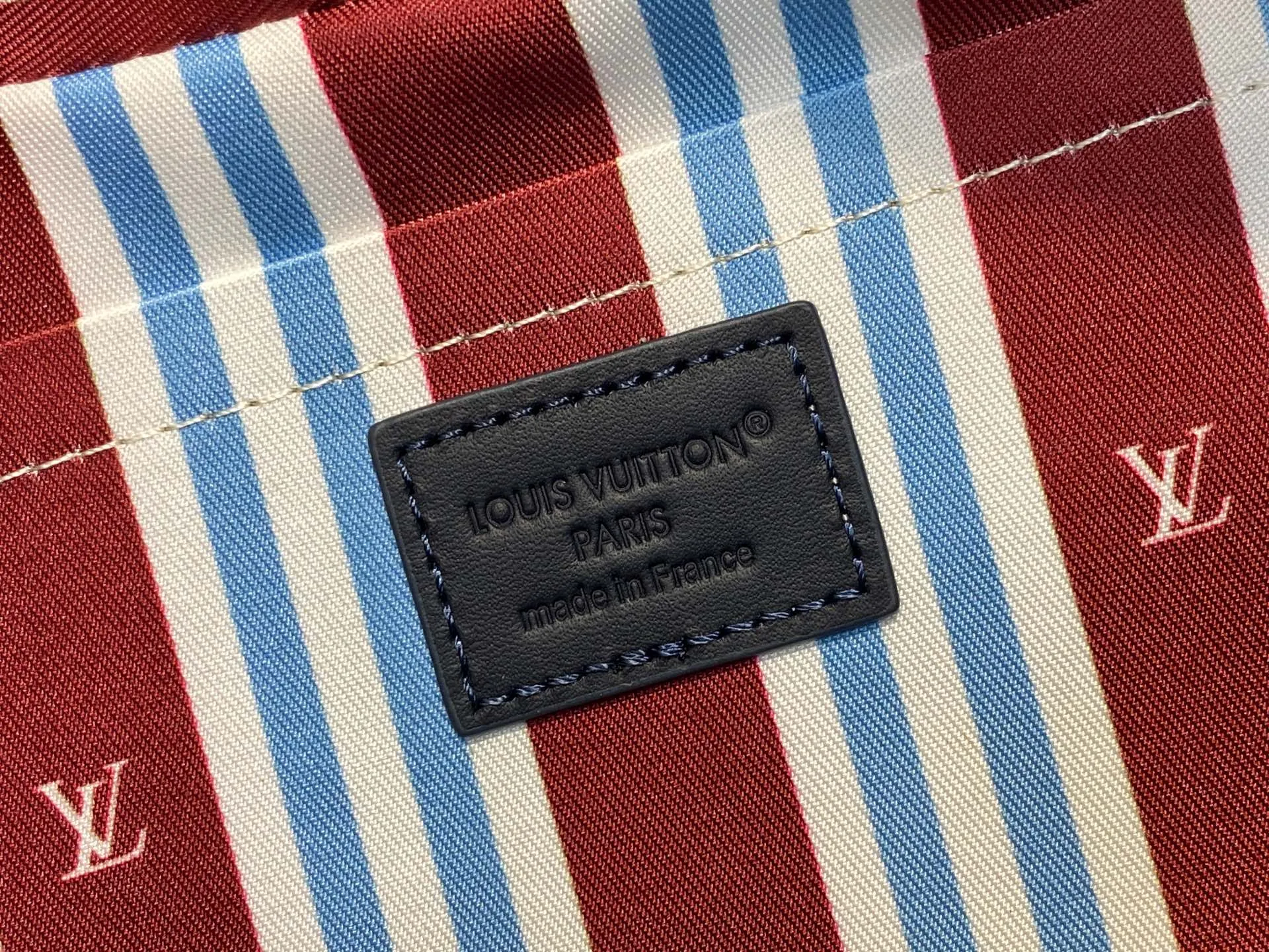 Alternative view of Louis Vuitton Locker Dopp Kit M14839