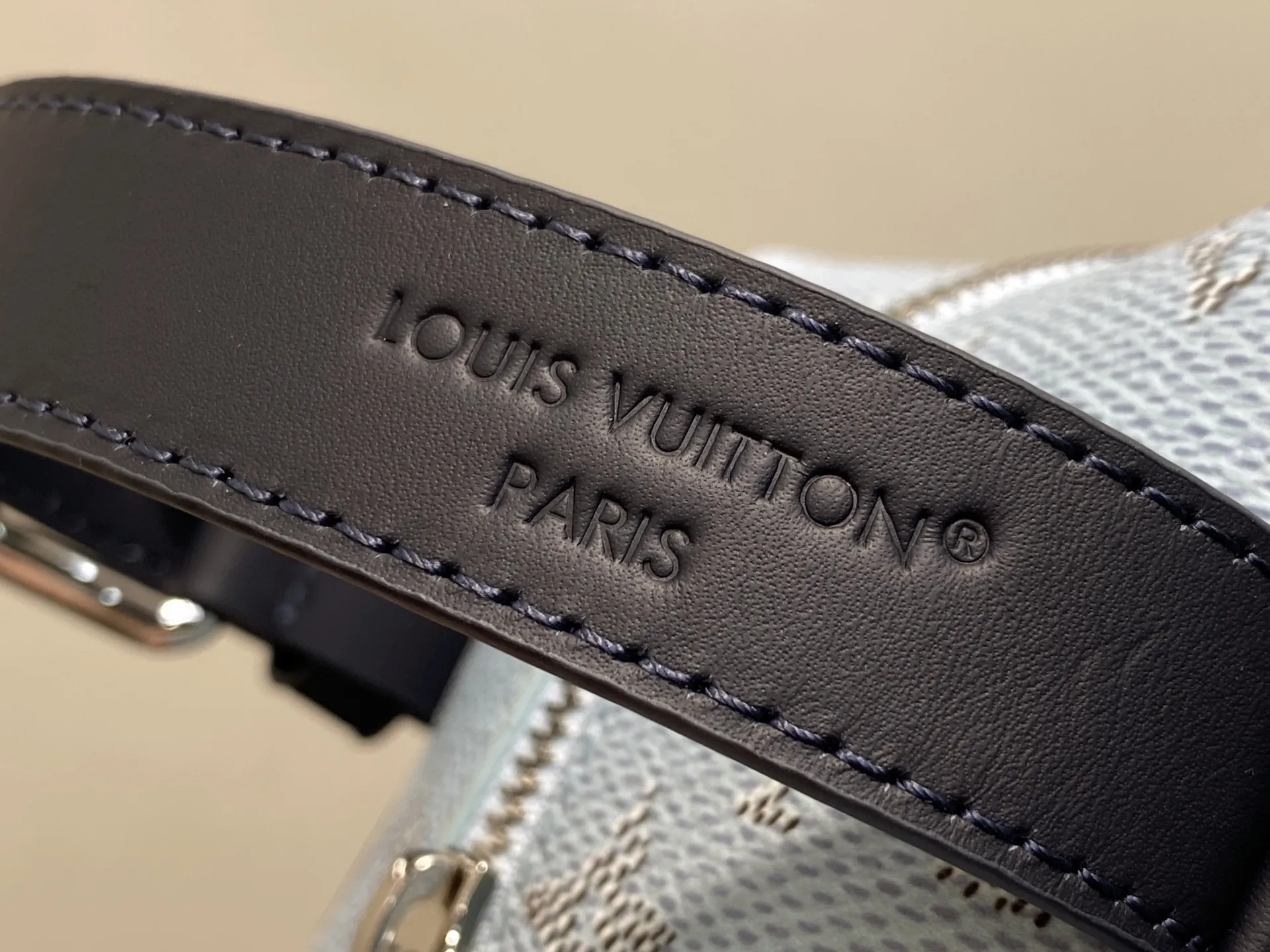 Louis Vuitton Locker Dopp Kit M14839 - Image 7