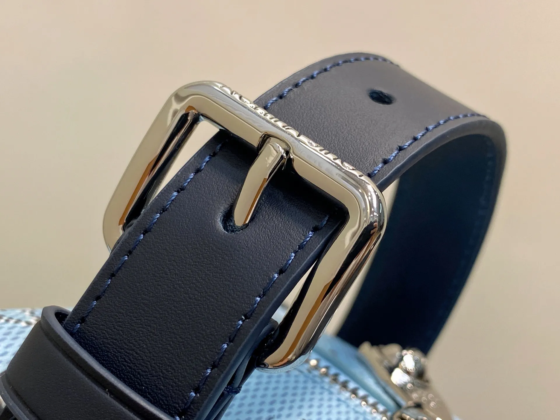 Louis Vuitton Locker Dopp Kit M14839 - Image 9